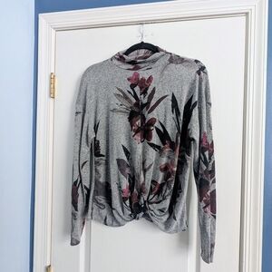 Jennifer Lopez Gray and Pink Patterned Top